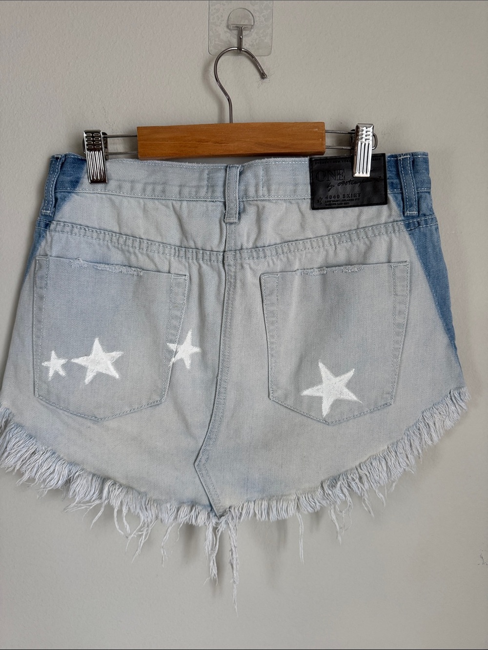 One Teaspoon 4040 Star Denim Mini Skirt Size 25 Low Rise - Picture 8 of 9